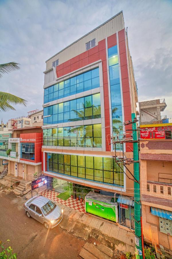 Redkey Inn Hotel Near Bangalore Airport Airport Pickup & Drop Available 24X7 Yelahanka Zewnętrze zdjęcie
